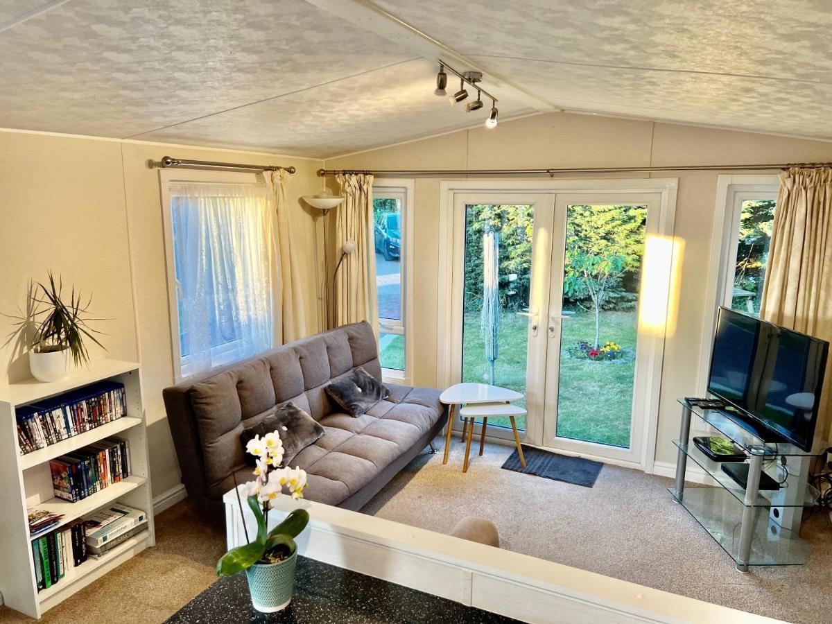 New Forest Hideaway- Self Catering Accommodation Newbridge  Dış mekan fotoğraf