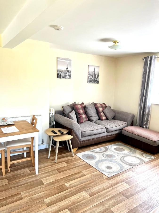 New Forest Hideaway- Self Catering Accommodation Newbridge  Dış mekan fotoğraf
